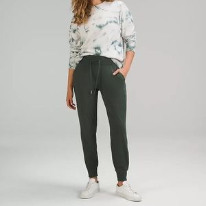 LULULEMON Ready to Rulu Jogger